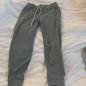 NWOT vuori performance joggers xs